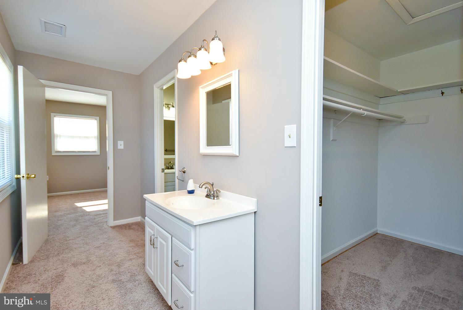 9209 Ivanhoe Road Fort Washington, MD 20744 - Photo 19 of 29 View of Walk-in Closet