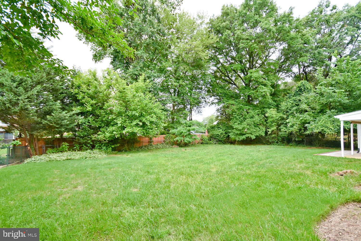 9209 Ivanhoe Road Fort Washington, MD 20744 - Photo 3 of 29 Fenced Back Yard