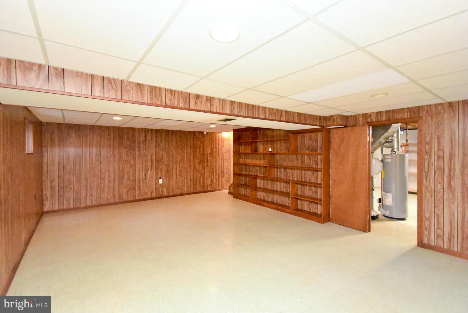 9209 Ivanhoe Road Fort Washington, MD 20744 - Photo 27 of 29 Recreation Room with Built-Ins