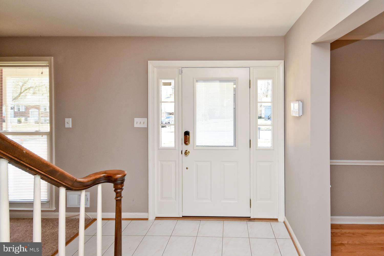 9209 Ivanhoe Road Fort Washington, MD 20744 - Photo 5 of 29 Entry Hallway