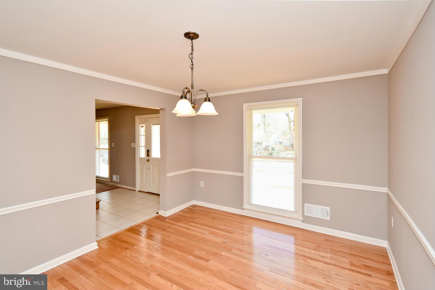 9209 Ivanhoe Road Fort Washington, MD 20744 - Photo 6 of 29 Chair Rail and Crown Molding