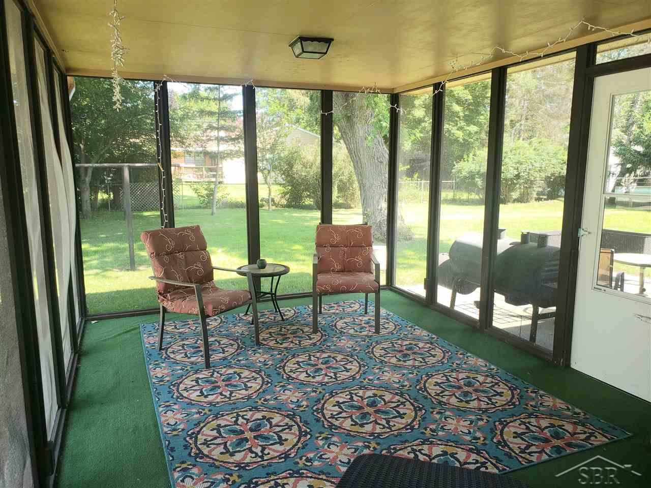 1316 Riser Drive Saginaw, MI 48638 - Photo 21 of 27 Sun Porch