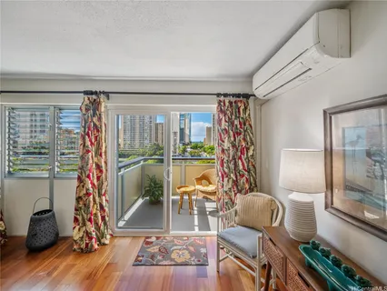 $399,000 | 509 University Avenue, Unit 1003, Honolulu, HI 96826