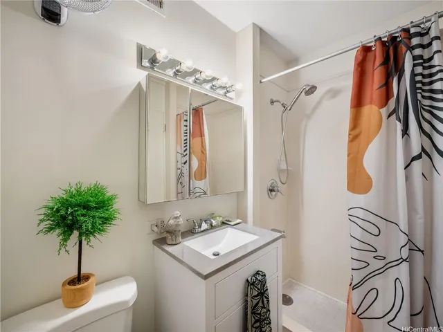 $399,000 | 509 University Avenue, Unit 1003, Honolulu, HI 96826