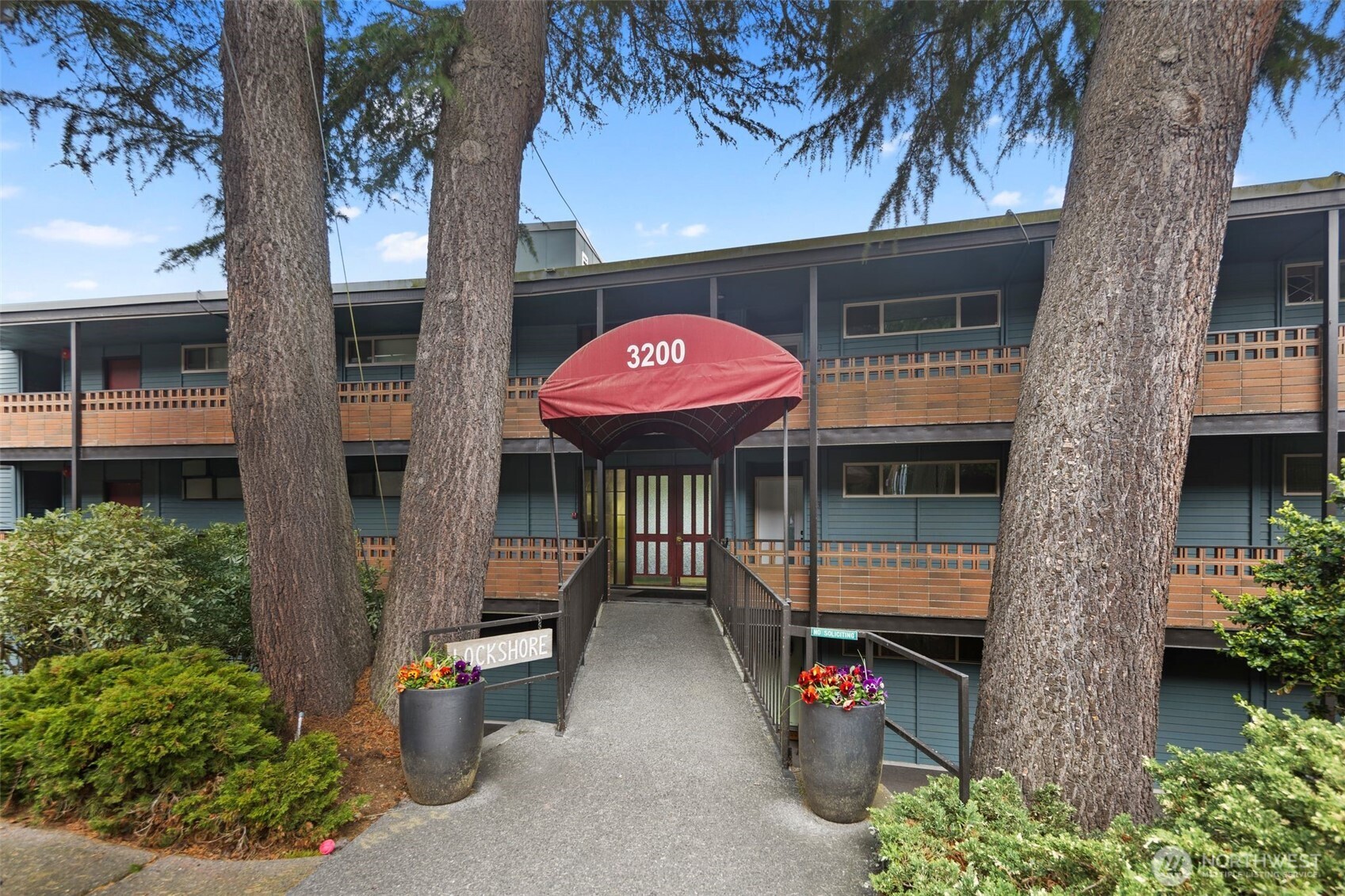 3200 West Commodore Way, Unit 210 Seattle, WA 98199 - Photo 1 of 27 Gallery Image 1