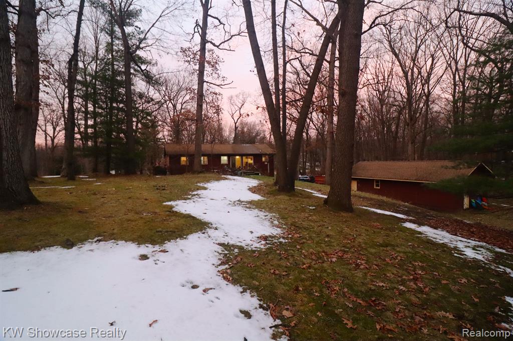 1730 Moffat Road Leonard, MI 48367 - Photo 12 of 34