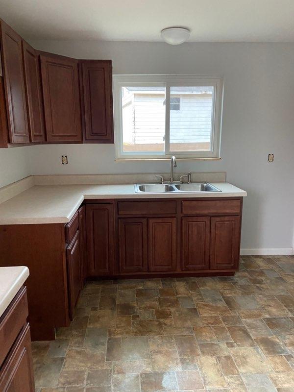 1046 Steekee Road Loudon, TN 37774 - Photo 9 of 15 Kitchen Cabinets