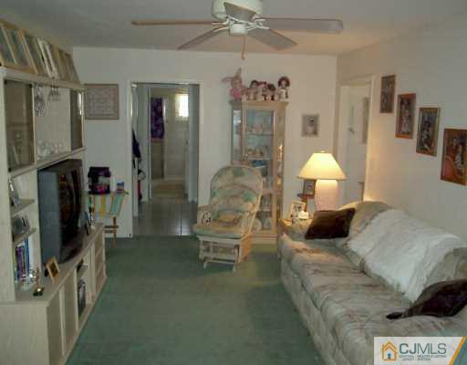 254 Gordon Road Old Bridge, NJ 07747 - Photo 4 of 8 Gallery Image 4