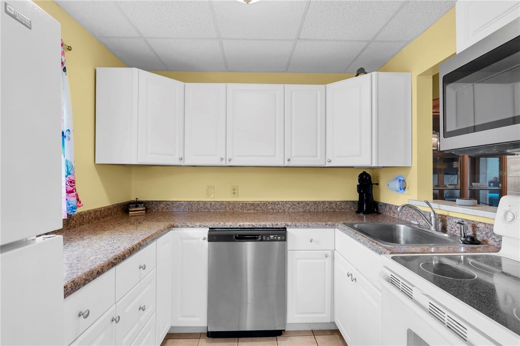 11485 Oakhurst Road, Unit 200207 Largo, FL 33774 - Photo 9 of 33