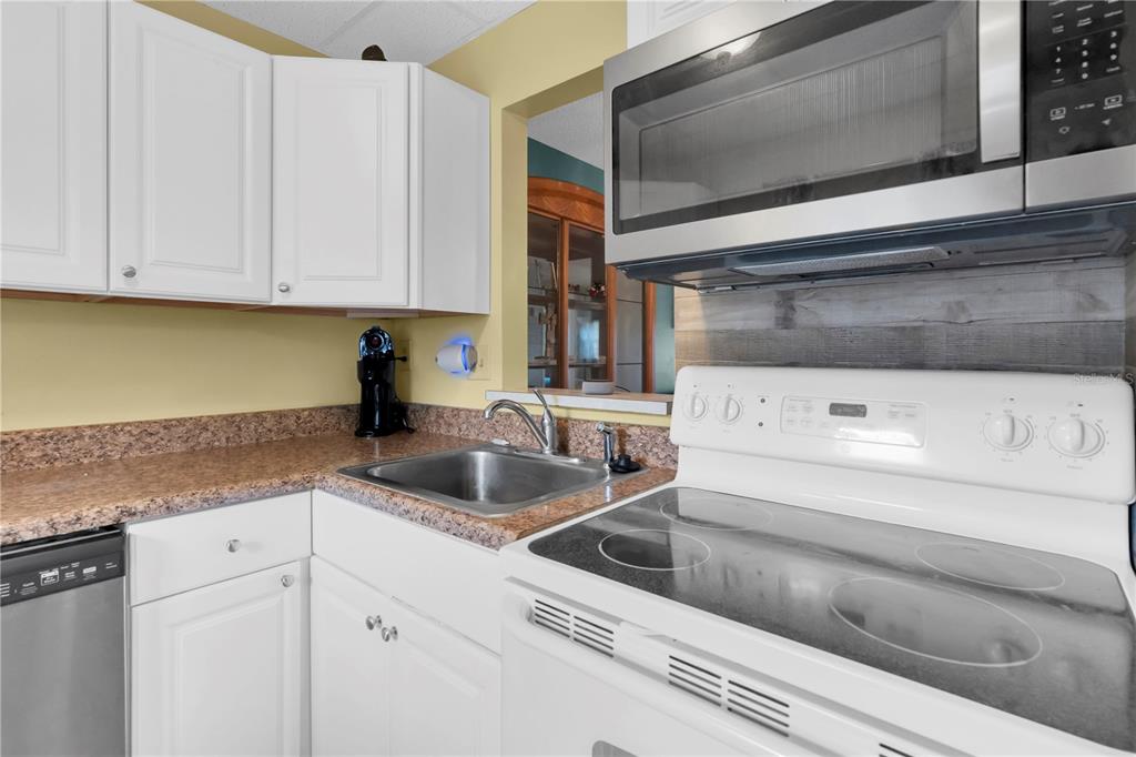 11485 Oakhurst Road, Unit 200207 Largo, FL 33774 - Photo 10 of 33