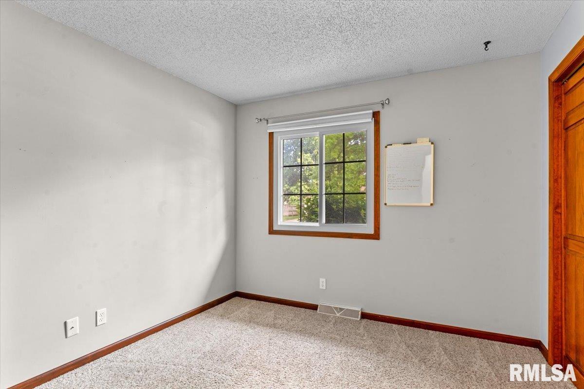 2605 Cardifs Avenue Springfield, IL 62704 - Photo 20 of 37
