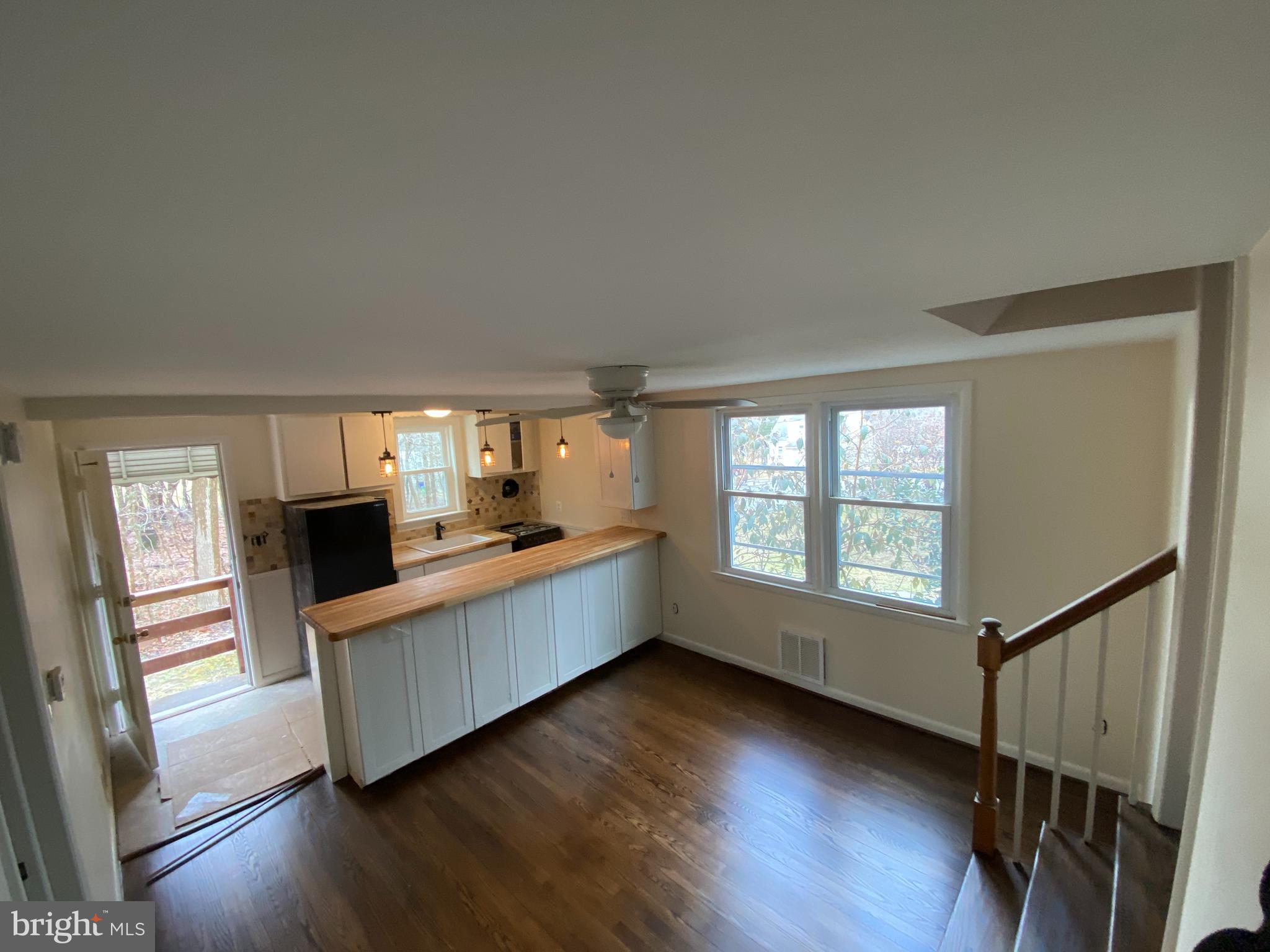 6650 Montgomery Road Elkridge, MD 21075 - Photo 2 of 32 Living / Kit Combo