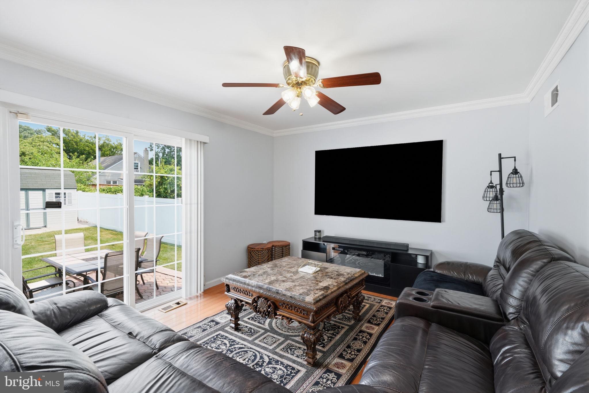 2347 Maple Avenue Croydon, PA 19021 - Photo 10 of 60 Bright and inviting living space.