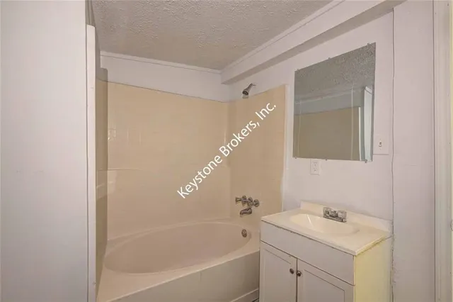 $850 | 760 Magnolia Drive, Macon, GA 31217