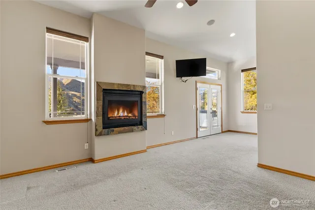 $999,900 | 972 Highline Drive, East Wenatchee, WA 98802