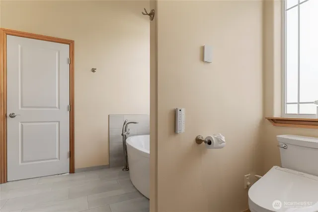 $999,900 | 972 Highline Drive, East Wenatchee, WA 98802