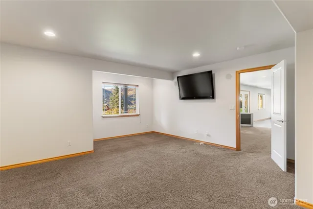 $999,900 | 972 Highline Drive, East Wenatchee, WA 98802