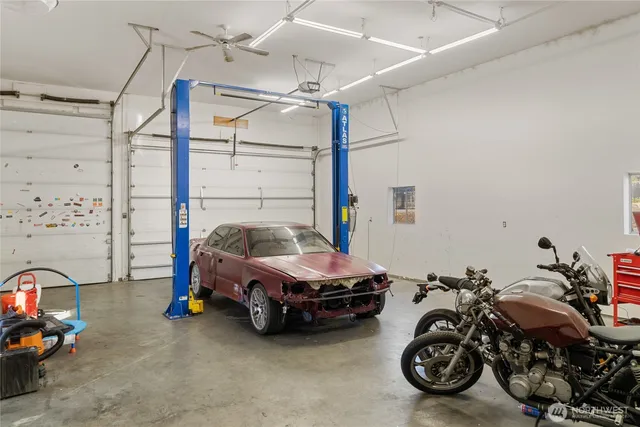 $999,900 | 972 Highline Drive, East Wenatchee, WA 98802