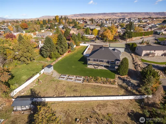 $999,900 | 972 Highline Drive, East Wenatchee, WA 98802