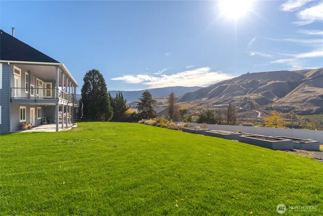 $999,900 | 972 Highline Drive, East Wenatchee, WA 98802
