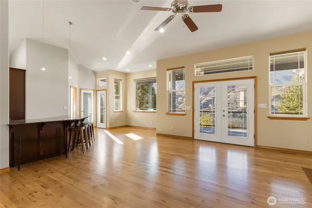 $999,900 | 972 Highline Drive, East Wenatchee, WA 98802