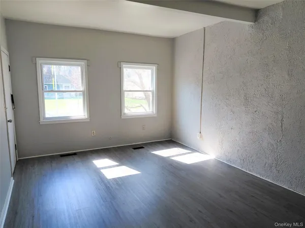 $1,500 | 79 Franklin Street, Unit 303, Kingston, NY 12401