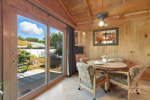 $525,000 | 1155 East Victory Road, Boise, ID 83706