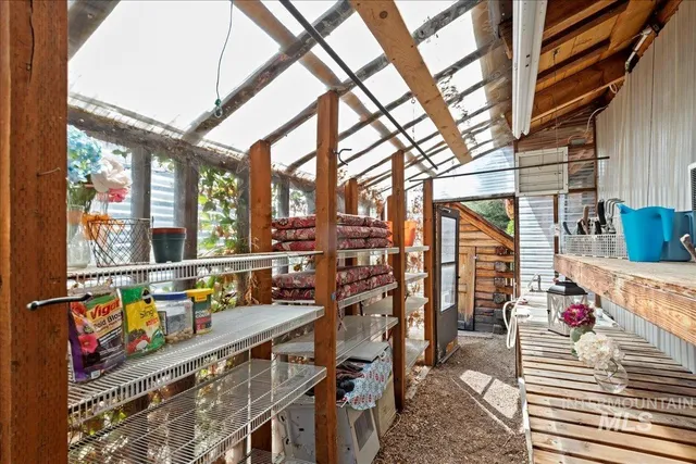 $525,000 | 1155 East Victory Road, Boise, ID 83706