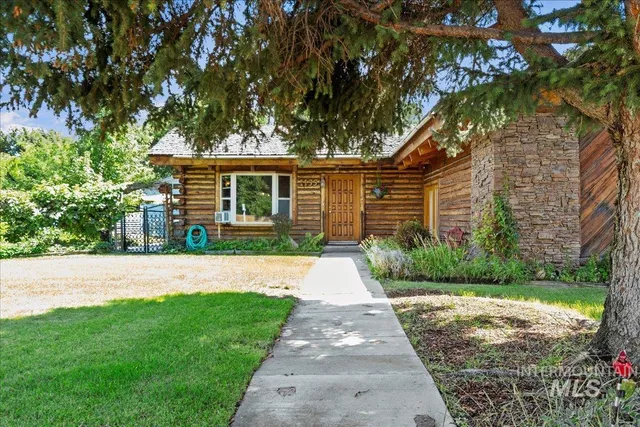 $525,000 | 1155 East Victory Road, Boise, ID 83706