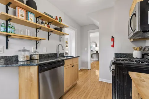 $400,000 | 29 Oliver Avenue South, Minneapolis, MN 55405