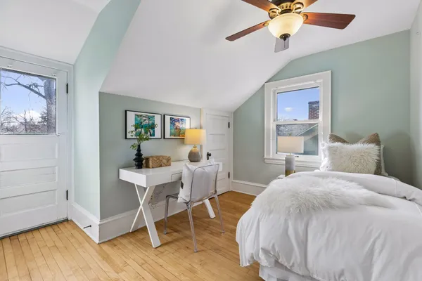 $400,000 | 29 Oliver Avenue South, Minneapolis, MN 55405