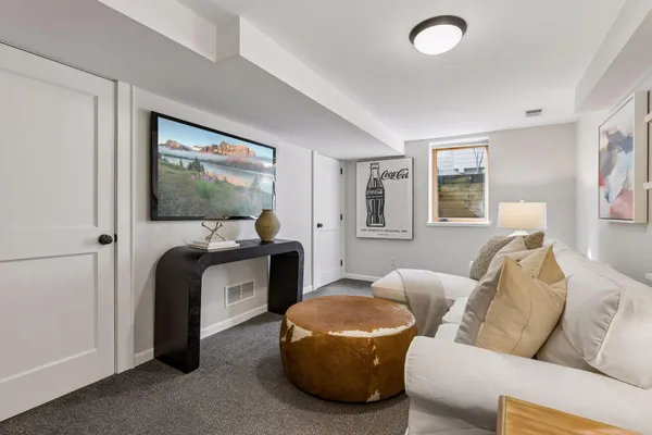 $400,000 | 29 Oliver Avenue South, Minneapolis, MN 55405