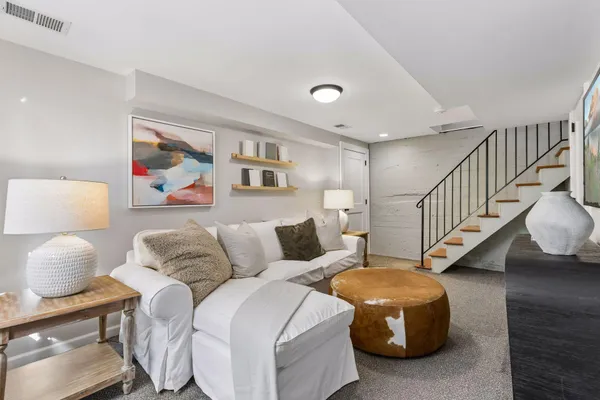 $400,000 | 29 Oliver Avenue South, Minneapolis, MN 55405