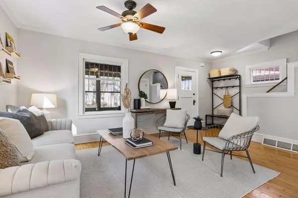 $400,000 | 29 Oliver Avenue South, Minneapolis, MN 55405