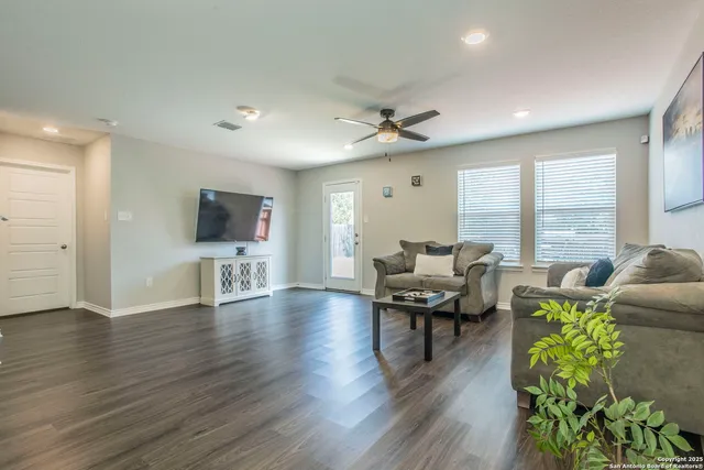 a picture of floor plan