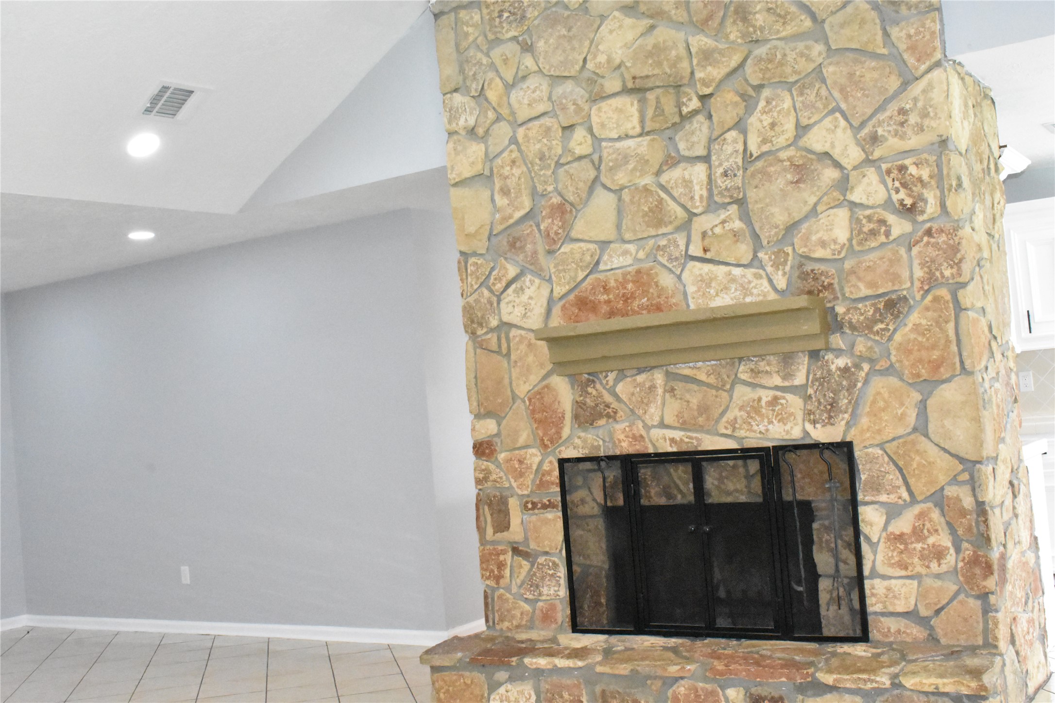 1347 Somercotes Lane Channelview, TX 77530 - Photo 6 of 30