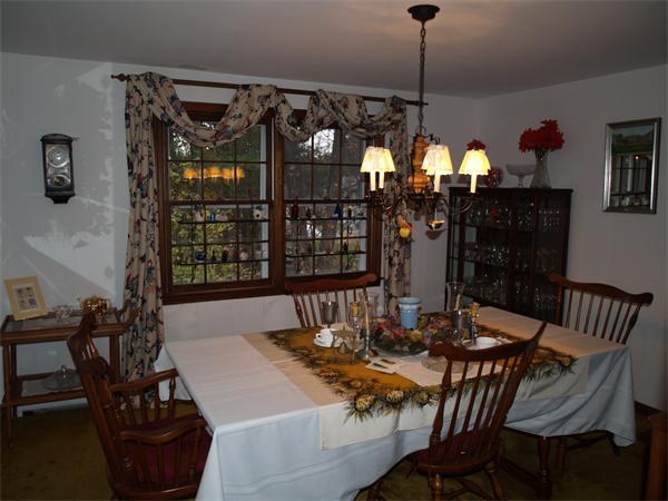 6 Pomfret Road Chelmsford, MA 01824 - Photo 11 of 14 a dining room with furniture and window