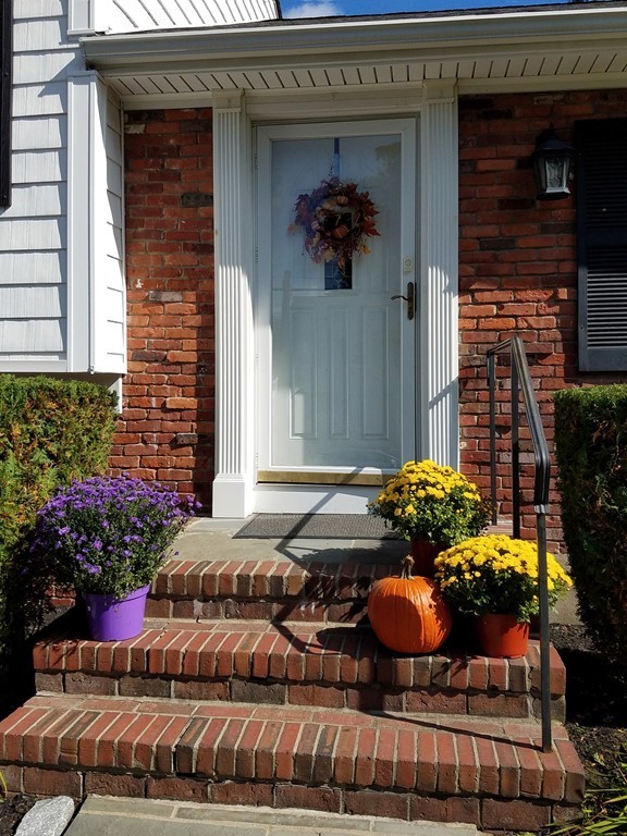 140 Governors Road Quincy, MA 02169 - Photo 3 of 25