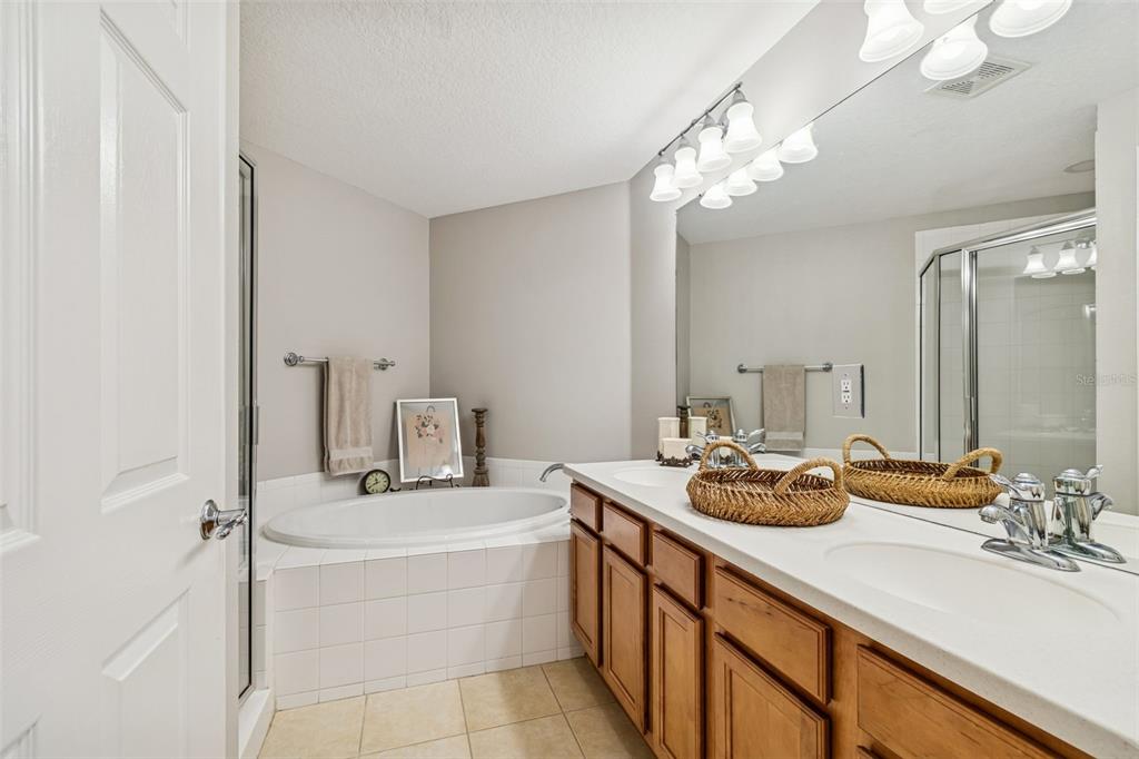 822 Lantern Way, Unit 102 Clearwater, FL 33765 - Photo 41 of 84