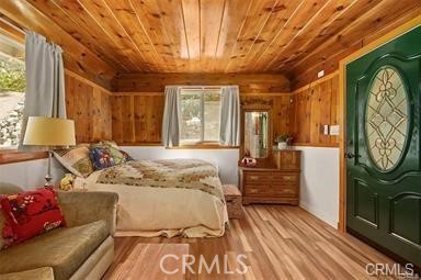 8 Oak Drive Mount Baldy, CA 91759 - Photo 14 of 26 a bed room with a bed and a window