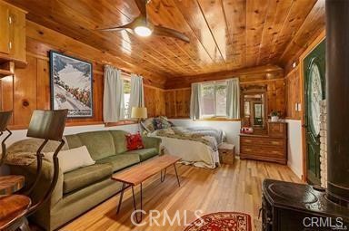 8 Oak Drive Mount Baldy, CA 91759 - Photo 22 of 26 a living room with furniture and wooden floor