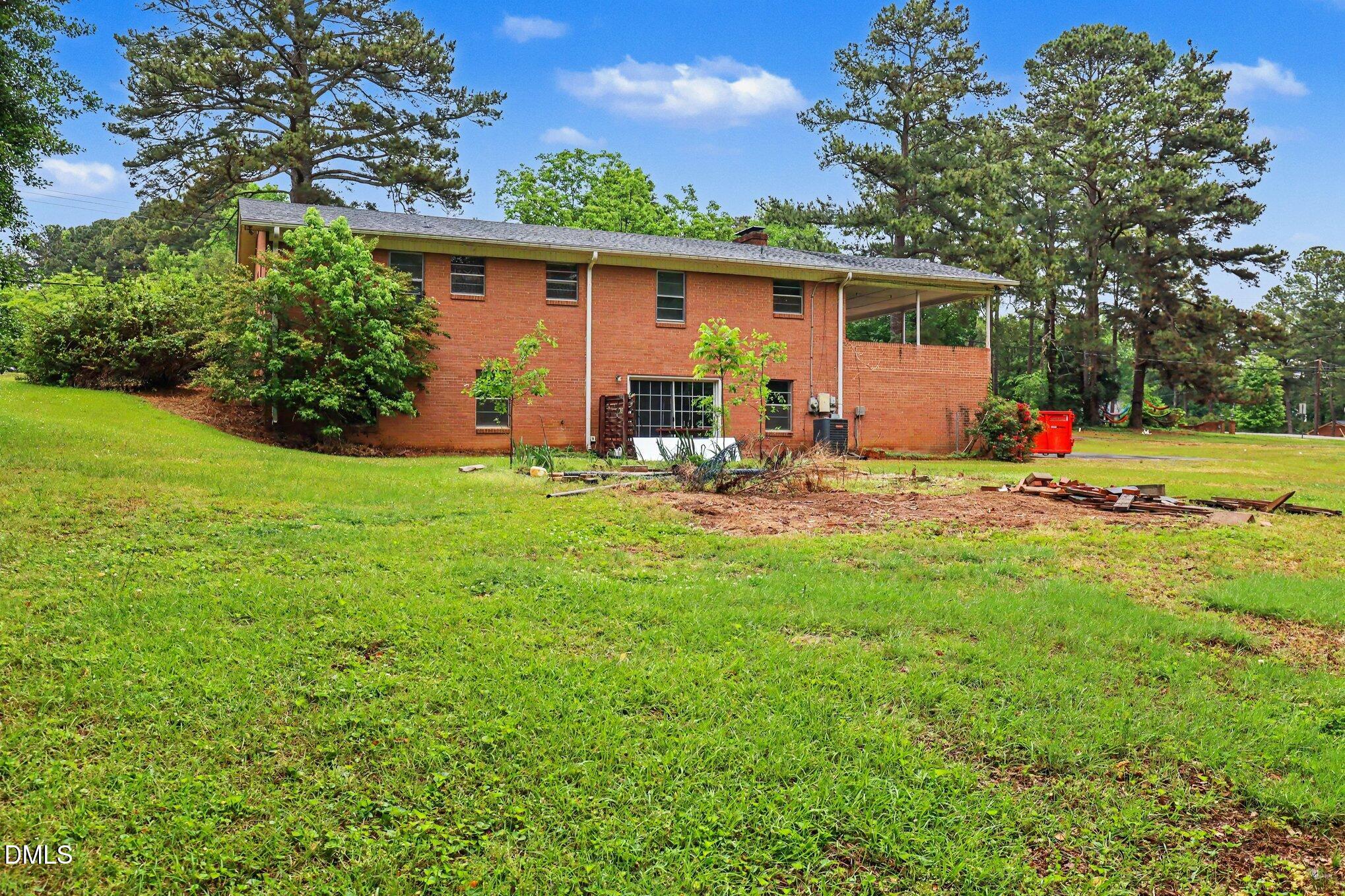1813 Carbonton Road Sanford, NC 27330 - Photo 5 of 36 030_file_6664