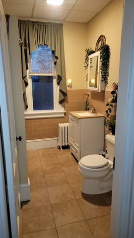 $1,750 | 290 Adams Street, Unit 4, Abington, MA 02351