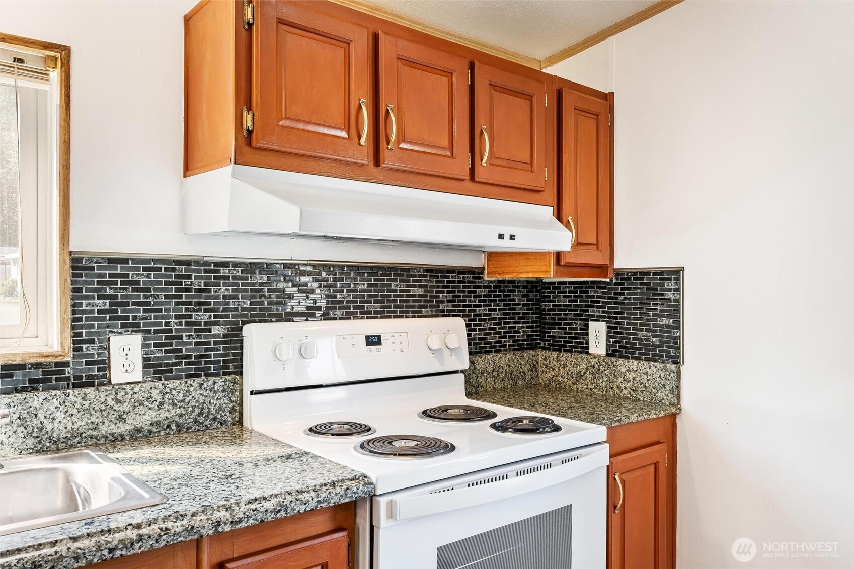 15268 Maple Drive, Unit M68 Renton, WA 98058 - Photo 8 of 33