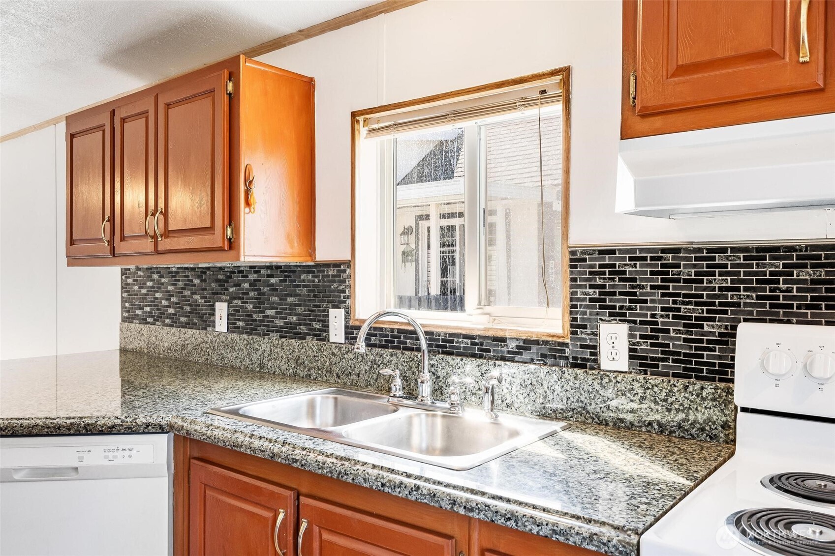 15268 Maple Drive, Unit M68 Renton, WA 98058 - Photo 9 of 33