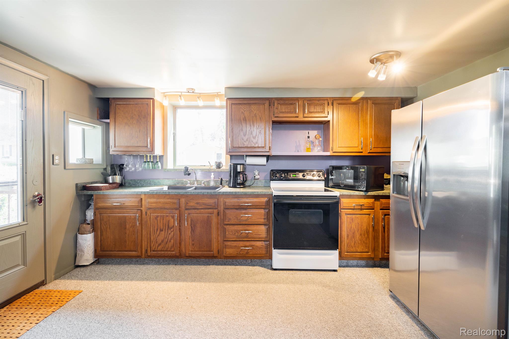 2123 Hampton Road White Lake, MI 48386 - Photo 6 of 36 Gallery Image 6