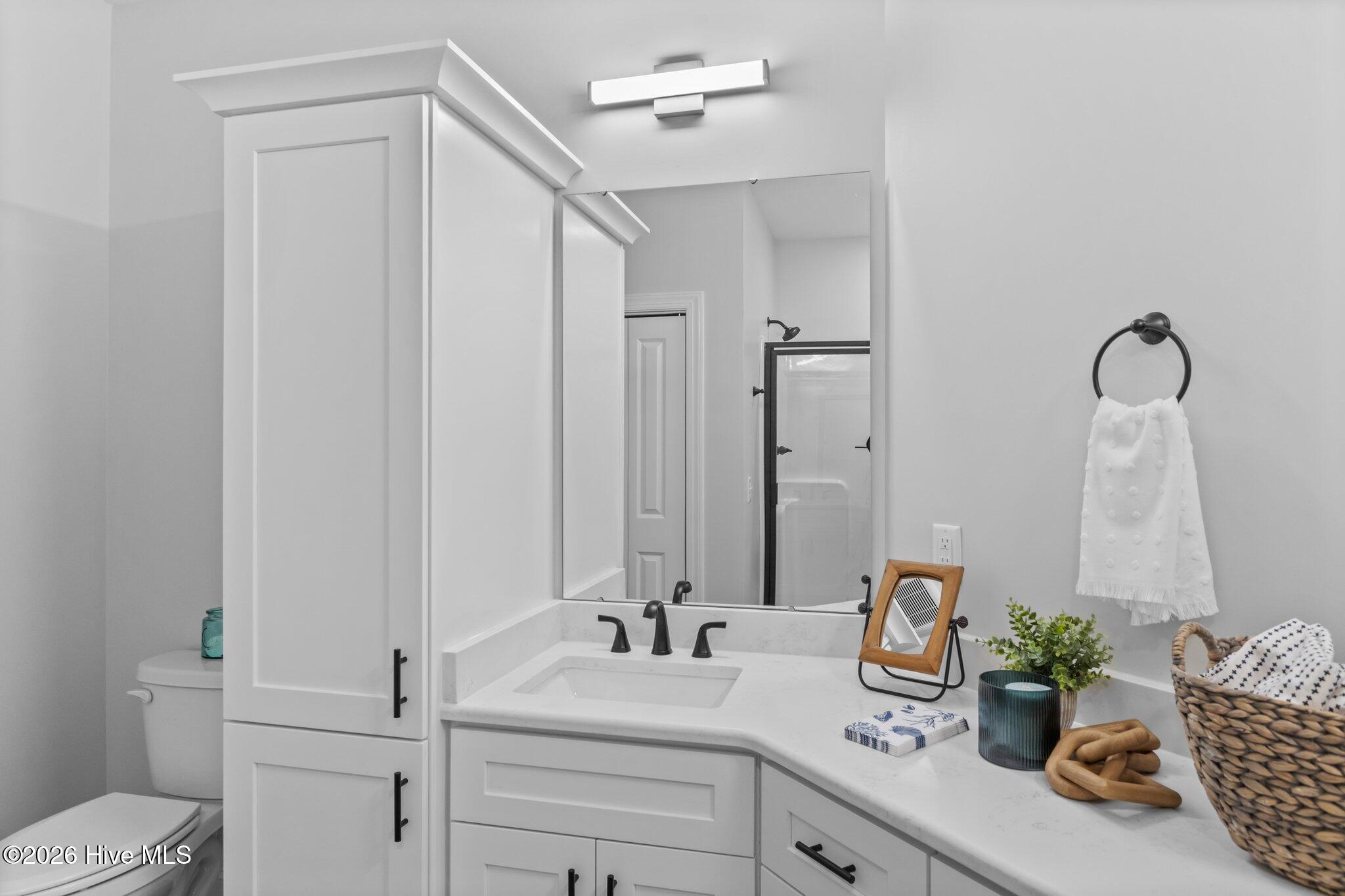 400 Lighthouse Lane, Unit B2 Cedar Point, NC 28584 - Photo 26 of 34 Primary Bath