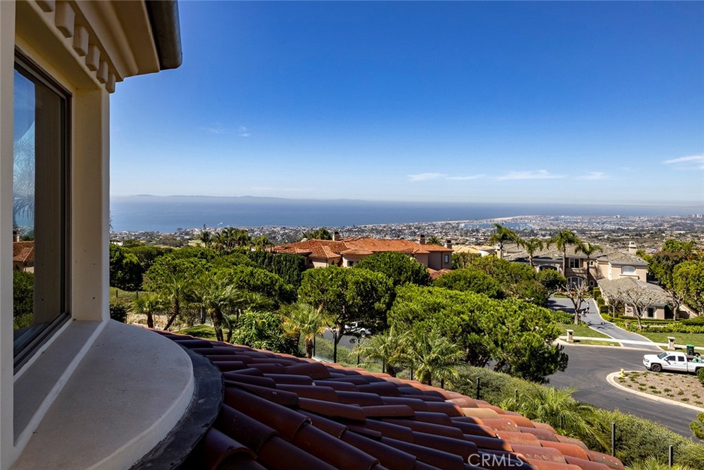 5 Sailview Newport Coast, CA 92657 - Photo 23 of 37 a view of a balcony with an outdoor space