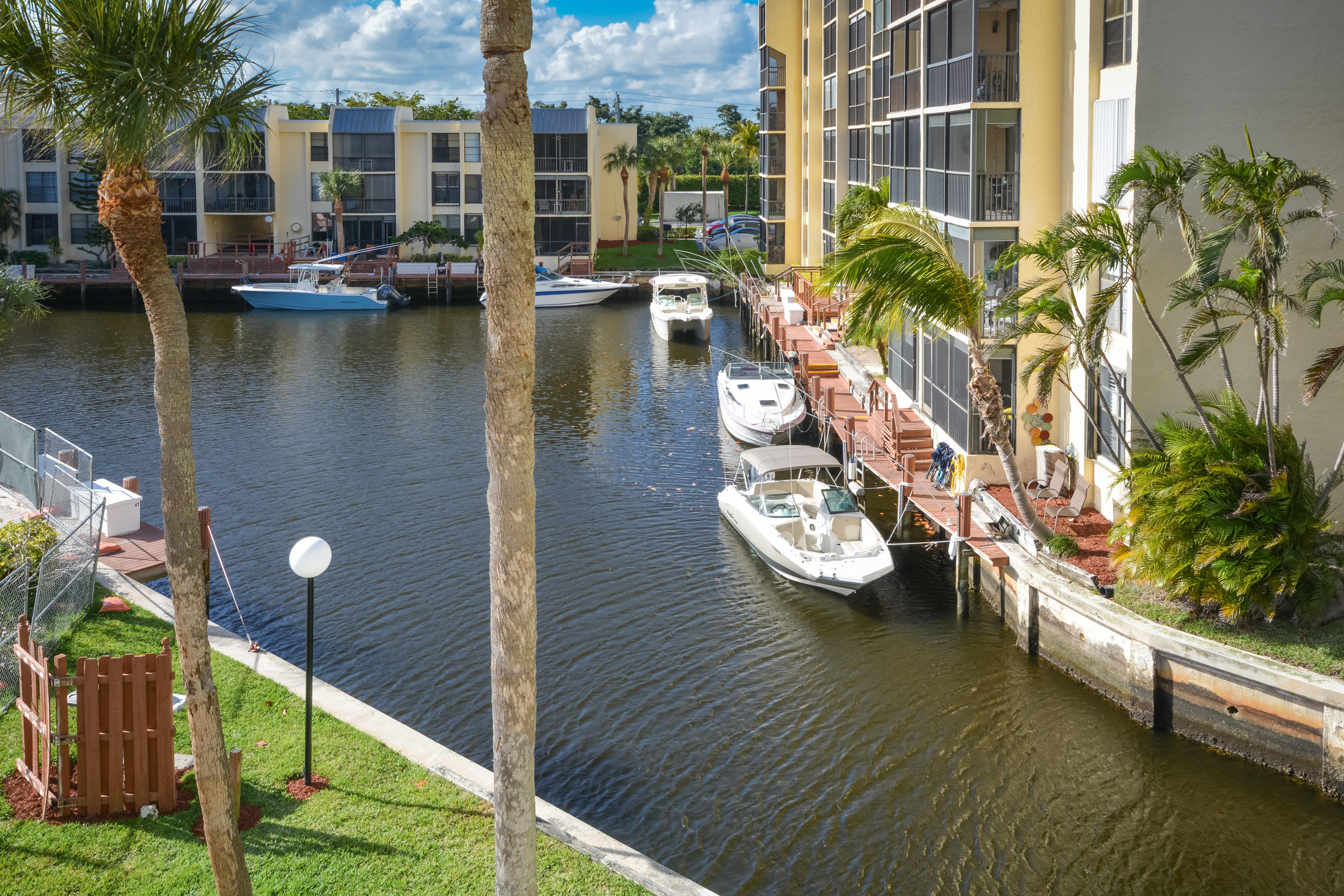 12 Royal Palm Way, Unit 304 Boca Raton, FL 33432 - Photo 16 of 31 12 royal palm way_cyndi avant_49