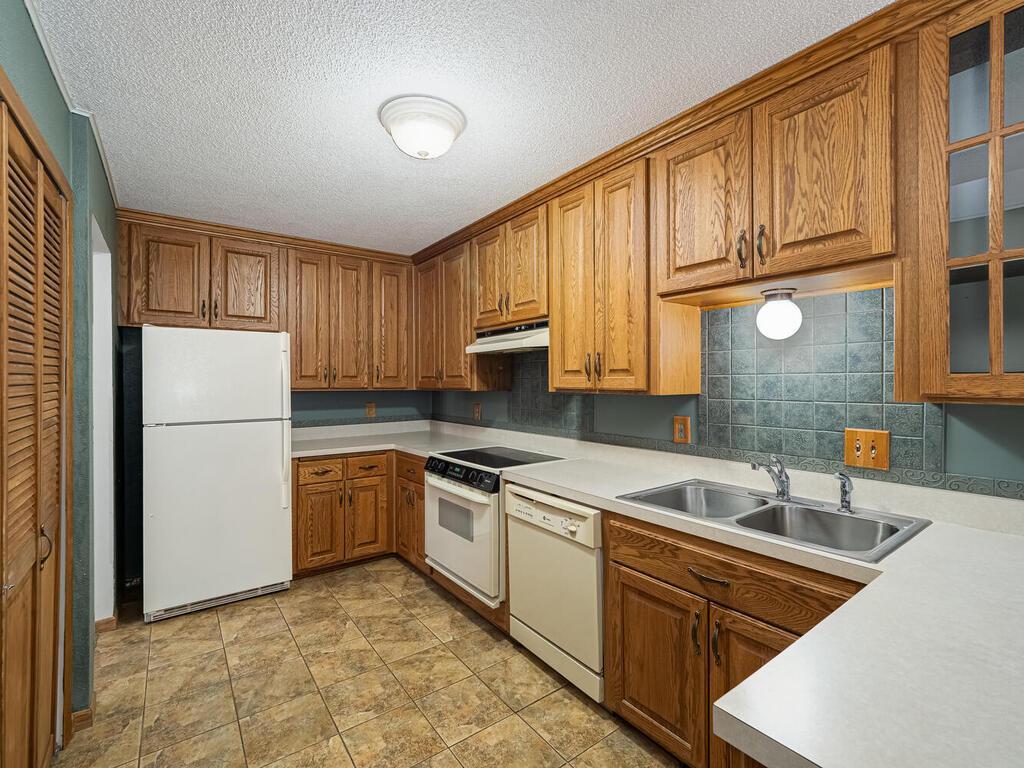 14686 Embry Path Apple Valley, MN 55124 - Photo 8 of 19 Gallery Image 8
